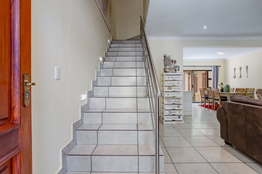 2 Bedroom Property for Sale in Franschhoek Western Cape
